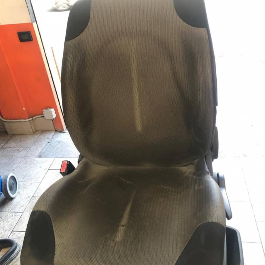 Lavaggio tappezzerie a vapore