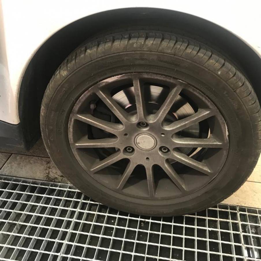 Lavaggio esterno con prodotti speciali