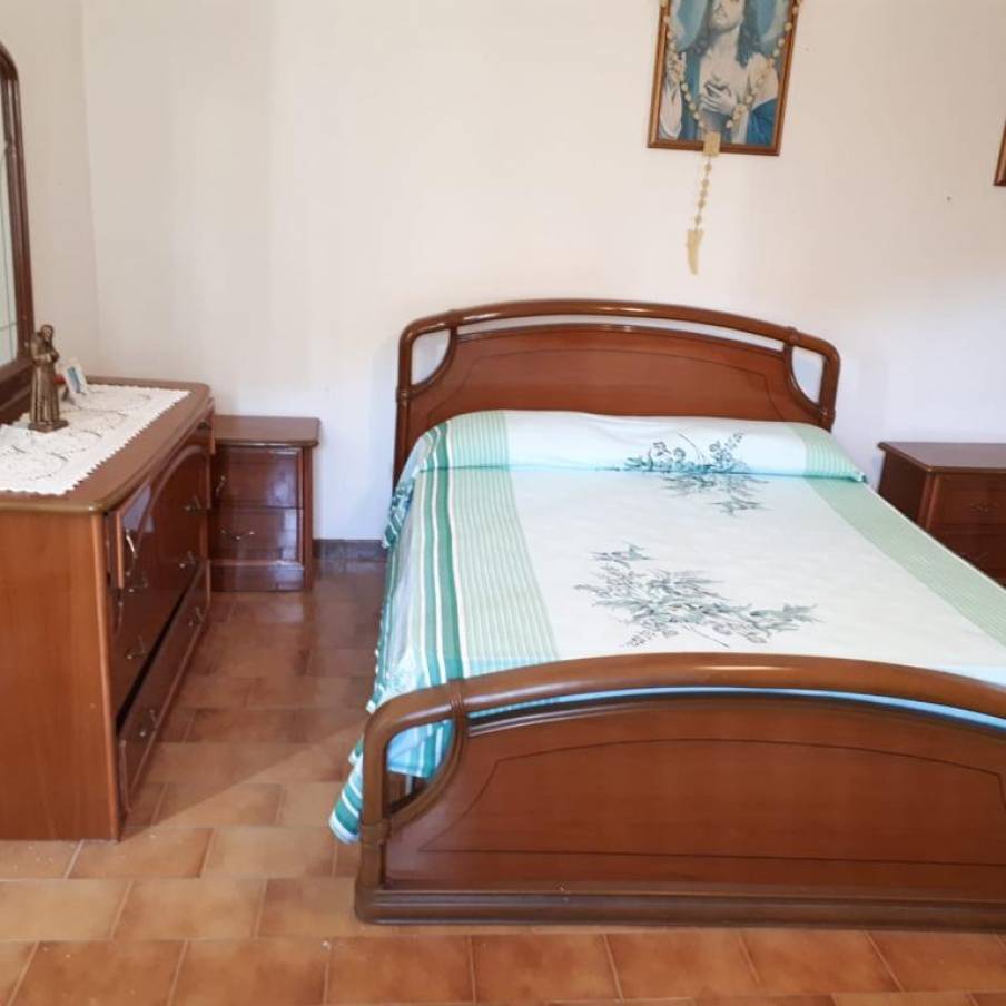 Camera da letto completa € 300,00